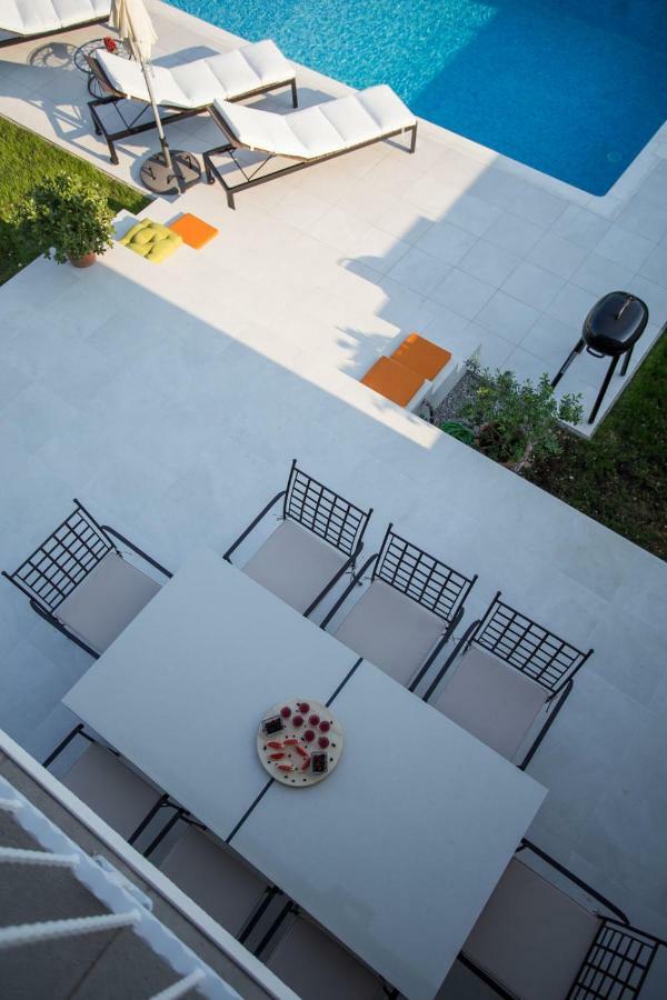 Villa Elysium - Beautiful Family House With Heated Pool Kaštela Exteriör bild